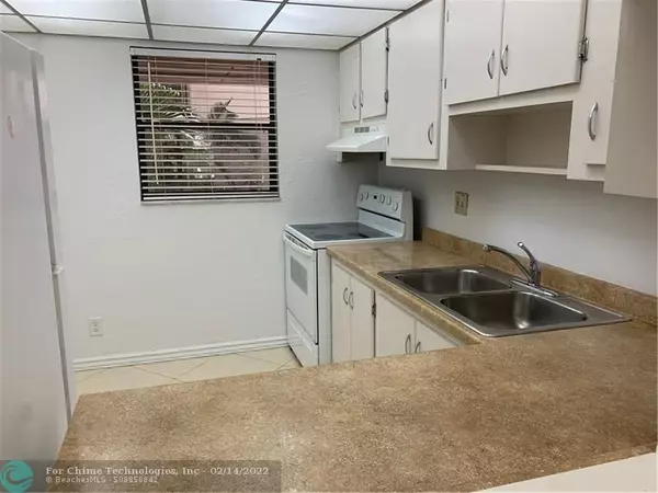 Pompano Beach, FL 33069,2304 S Cypress Bend Drive  #114