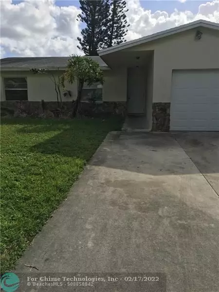 7522 SW 8th St, North Lauderdale, FL 33068