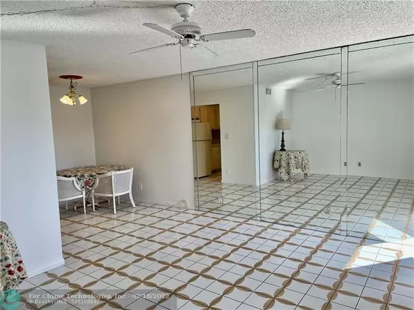 Sunrise, FL 33322,9081 Sunrise Lakes Blvd  #203