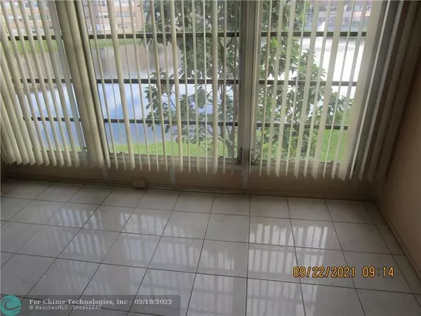 Sunrise, FL 33322,9580 SUNRISE LAKES BLVD  #211