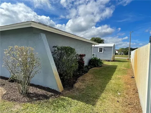 Lehigh Acres, FL 33936,10740 Lemontree CT