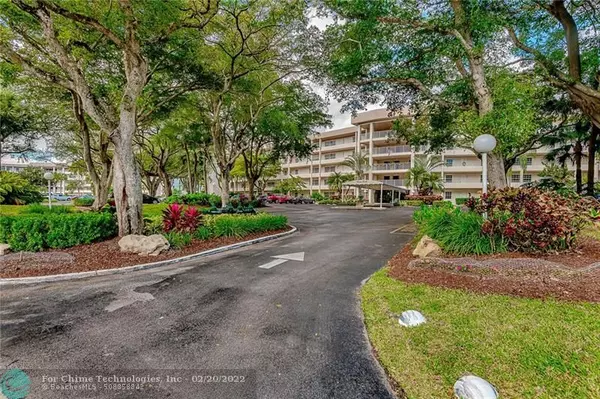 545 Oaks Ln  #204, Pompano Beach, FL 33069