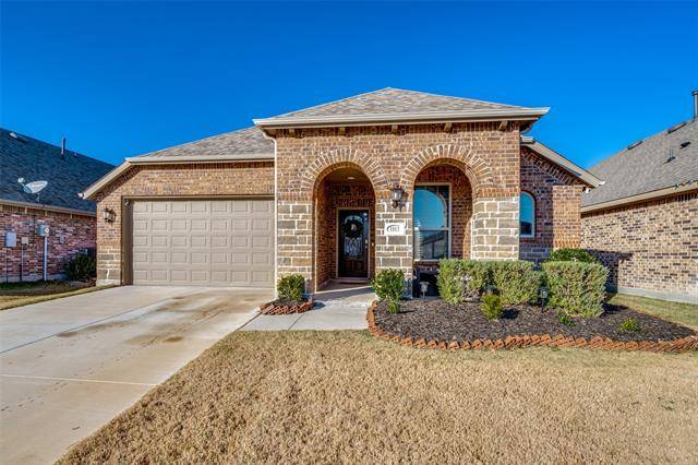 1813 Steppe Trail Drive, Aubrey, TX 76227