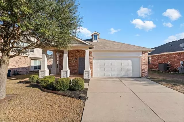 541 Baverton Lane, Fort Worth, TX 76052