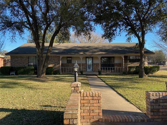 302 Edgehill Road, Joshua, TX 76058