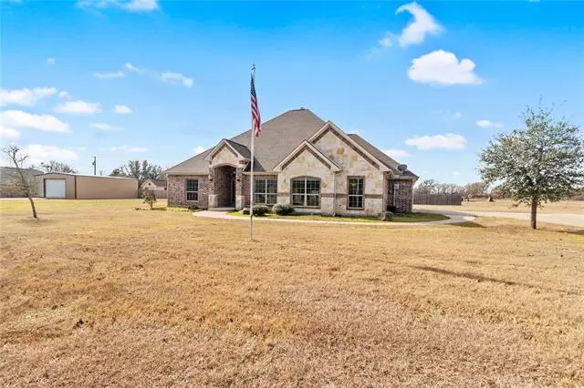 5013 Country Meadows Drive, Terrell, TX 75160