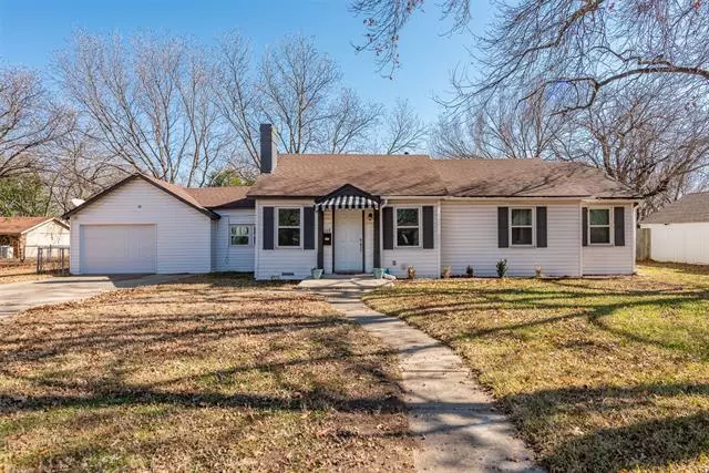 River Oaks, TX 76114,608 Frontier Street