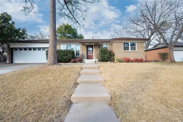 Hurst, TX 76053,1224 Crestview Drive