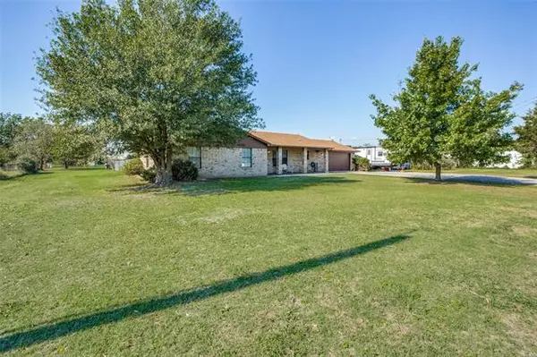 Bonham, TX 75418,301 County Road 2516