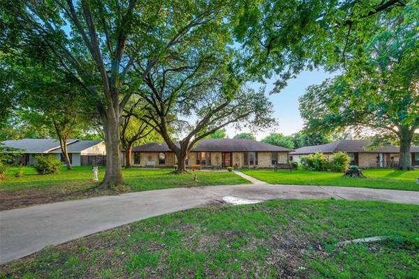 1107 Griffith Avenue, Terrell, TX 75160