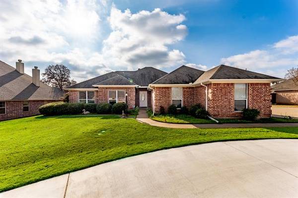 6915 Westover Drive, Granbury, TX 76049