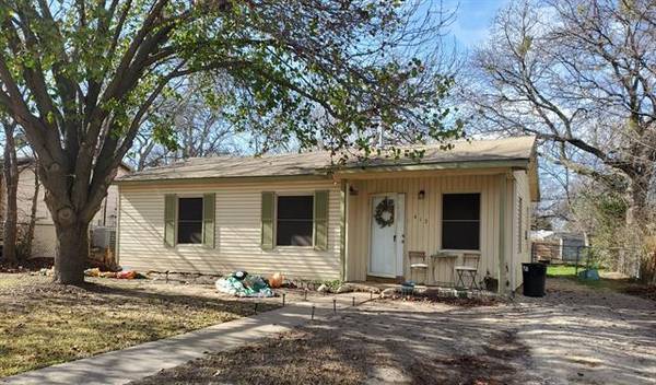 413 Lockwood Street, White Settlement, TX 76108