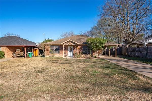 705 E James Street, Wills Point, TX 75169