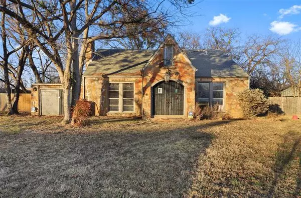 7844 Ella Young Drive, Fort Worth, TX 76135