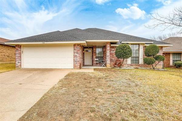 704 Parkview Drive, Burleson, TX 76028