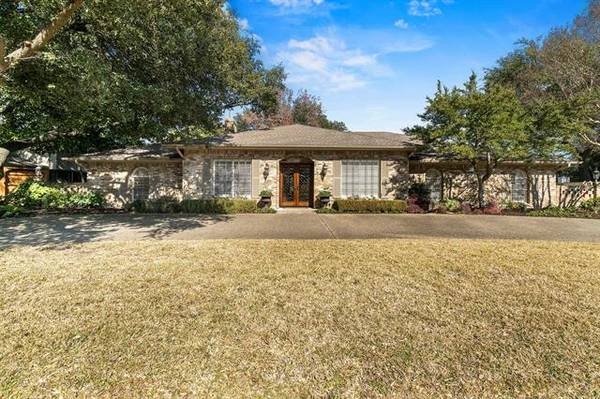 6729 Caulfield Drive, Dallas, TX 75248