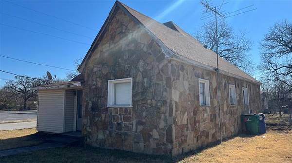 210 Cates Street, Bridgeport, TX 76426