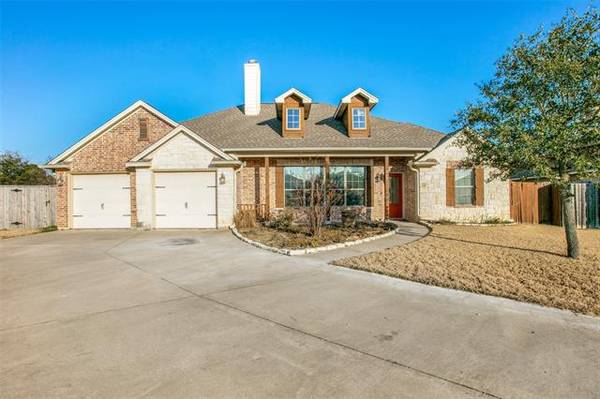 905 Glenview Circle, Aubrey, TX 76227