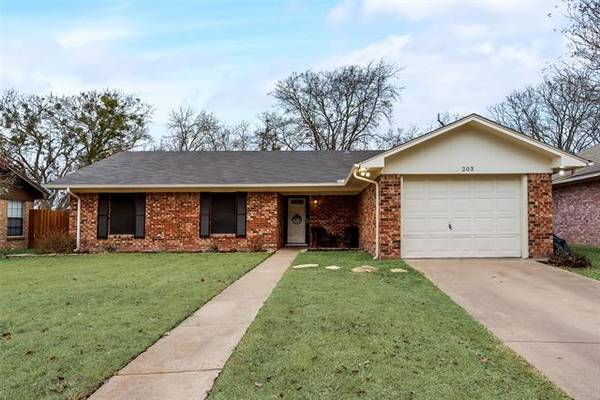 203 Briar Creek Drive, Crandall, TX 75114