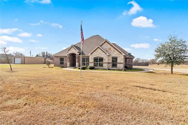 5013 Country Meadows Drive,  Terrell,  TX 75160