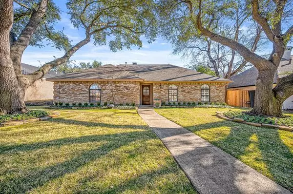 Dallas, TX 75231,8006 Moss Meadows Drive