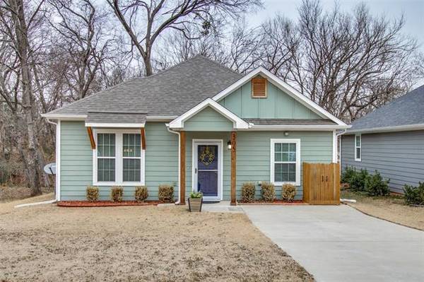 305 W Walker Street, Denison, TX 75020