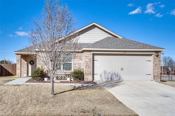 1606 Meadow Creek Drive, Princeton, TX 75407