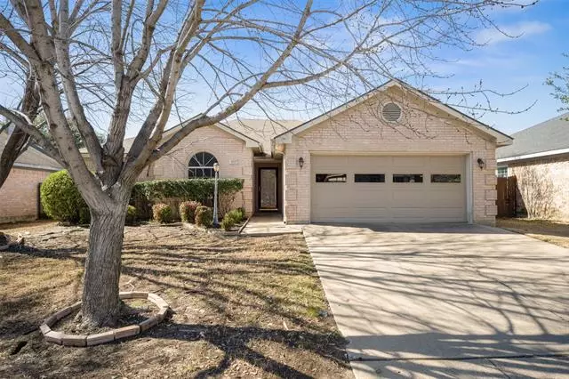 8117 Berkshire Drive, Fort Worth, TX 76137