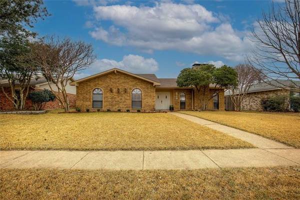 2713 Esquire Lane, Garland, TX 75044