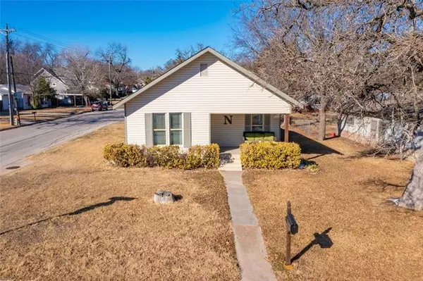 322 W Russell Street, Weatherford, TX 76086