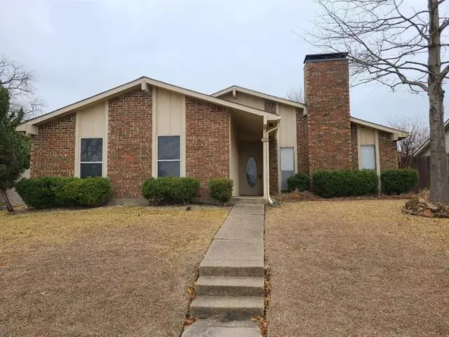 2704 Winding Creek Drive, Carrollton, TX 75007