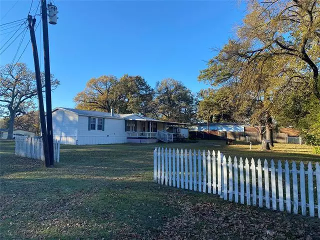 Kemp, TX 75143,409 Pine Street