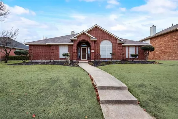 4909 Springtree Lane, Sachse, TX 75048