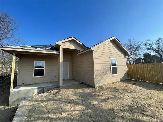 2918 Lee Avenue, Fort Worth, TX 76106