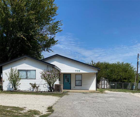 706 E Quinlan Parkway, Quinlan, TX 75474