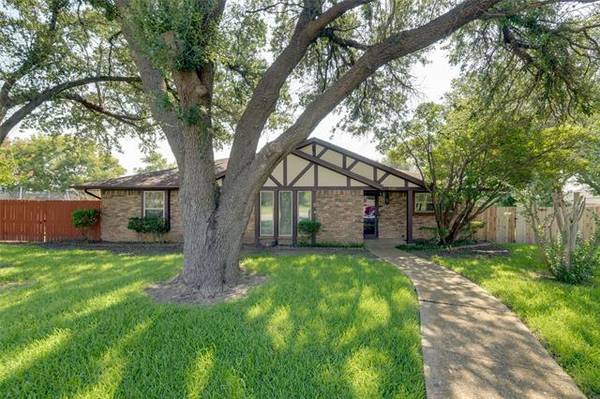 540 Cambridge Drive, Desoto, TX 75115