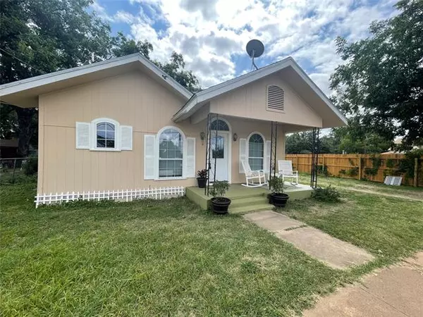 Coleman, TX 76834,411 W Elm Street