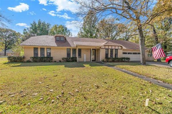 115 Havenwood Drive, Enchanted Oaks, TX 75156