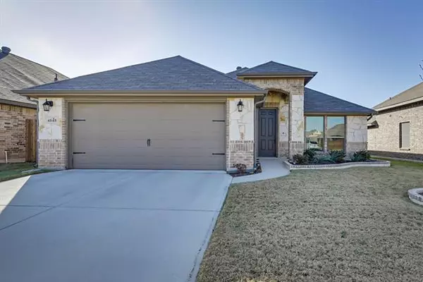 4145 Snowberry Lane, Fort Worth, TX 76036