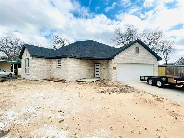 909 Marcellus Court, Arlington, TX 76011