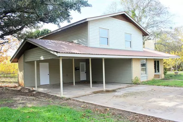 San Saba, TX 76877,1309 W Sunset Street