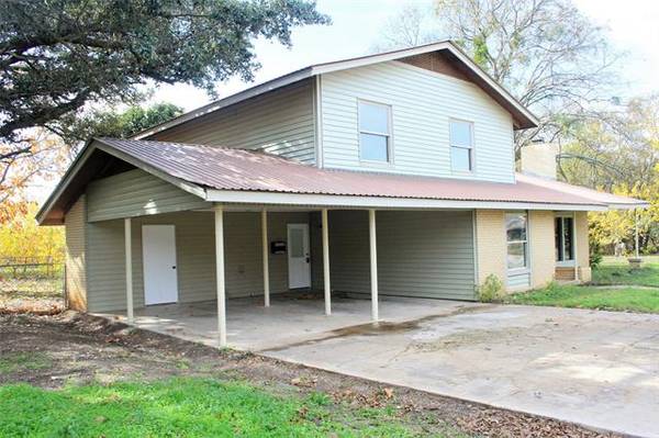 1309 W Sunset Street, San Saba, TX 76877