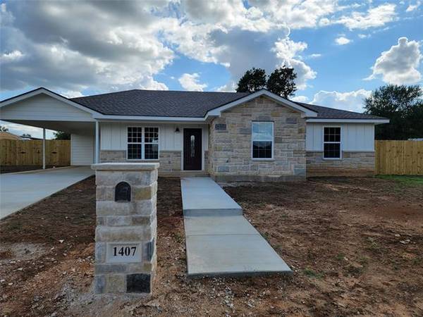 1408 13th Street, Brownwood, TX 76801