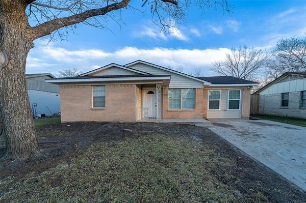 1736 Longview Street, Mesquite, TX 75149