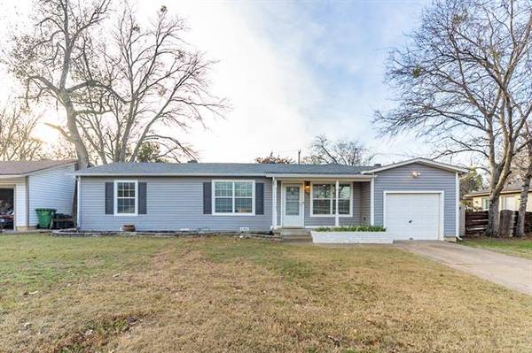 553 Norwood Drive, Hurst, TX 76053