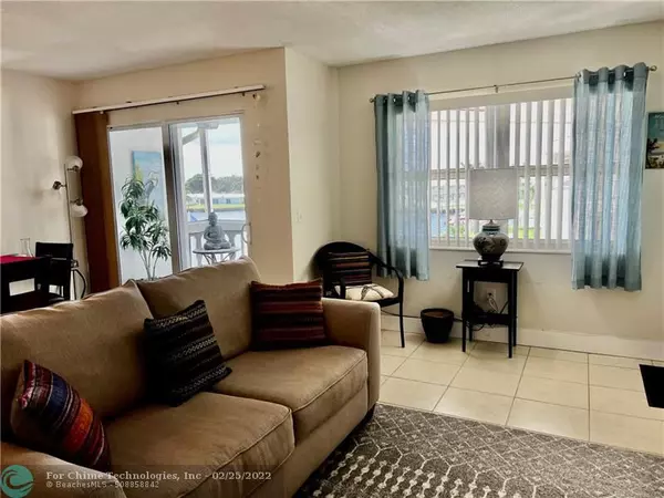 Pompano Beach, FL 33060,700 Pine Dr  #306