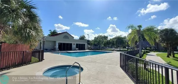 Oakland Park, FL 33309,212 Lake Pointe Dr  #108