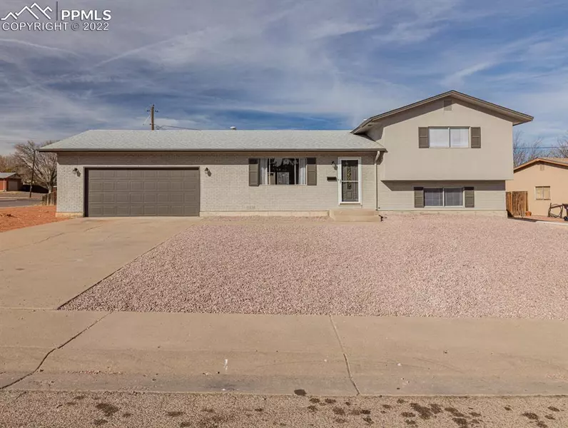 133 Deauville LN, Pueblo, CO 81005