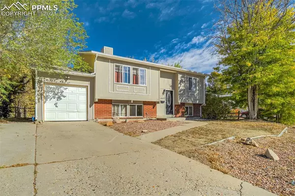 5 Tartan LN, Pueblo, CO 81001