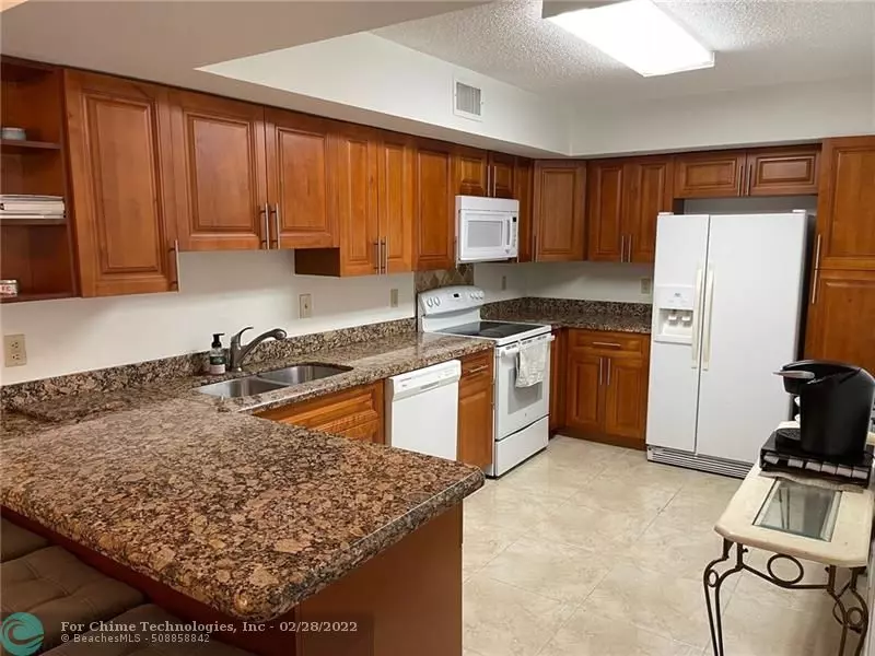 3190 Leewood Ter  #L205, Boca Raton, FL 33431